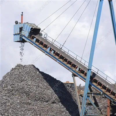 Fémhulladék szállítószalag